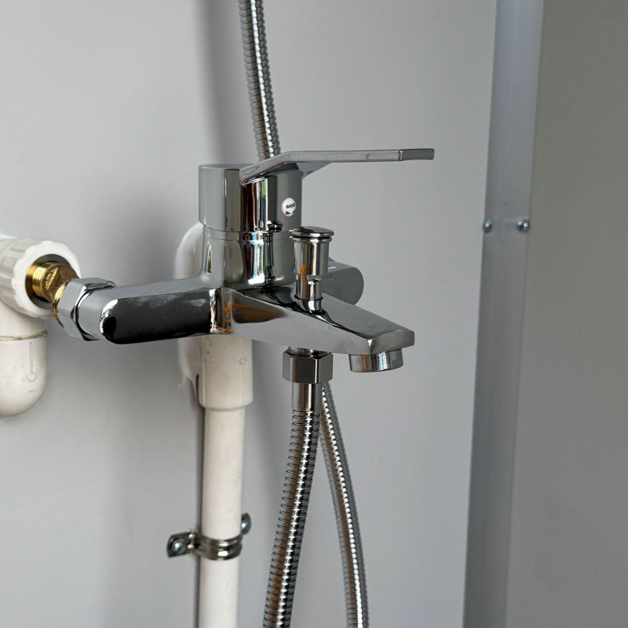 Fully equipped ADA-accessible modular restroom pod - Image 4