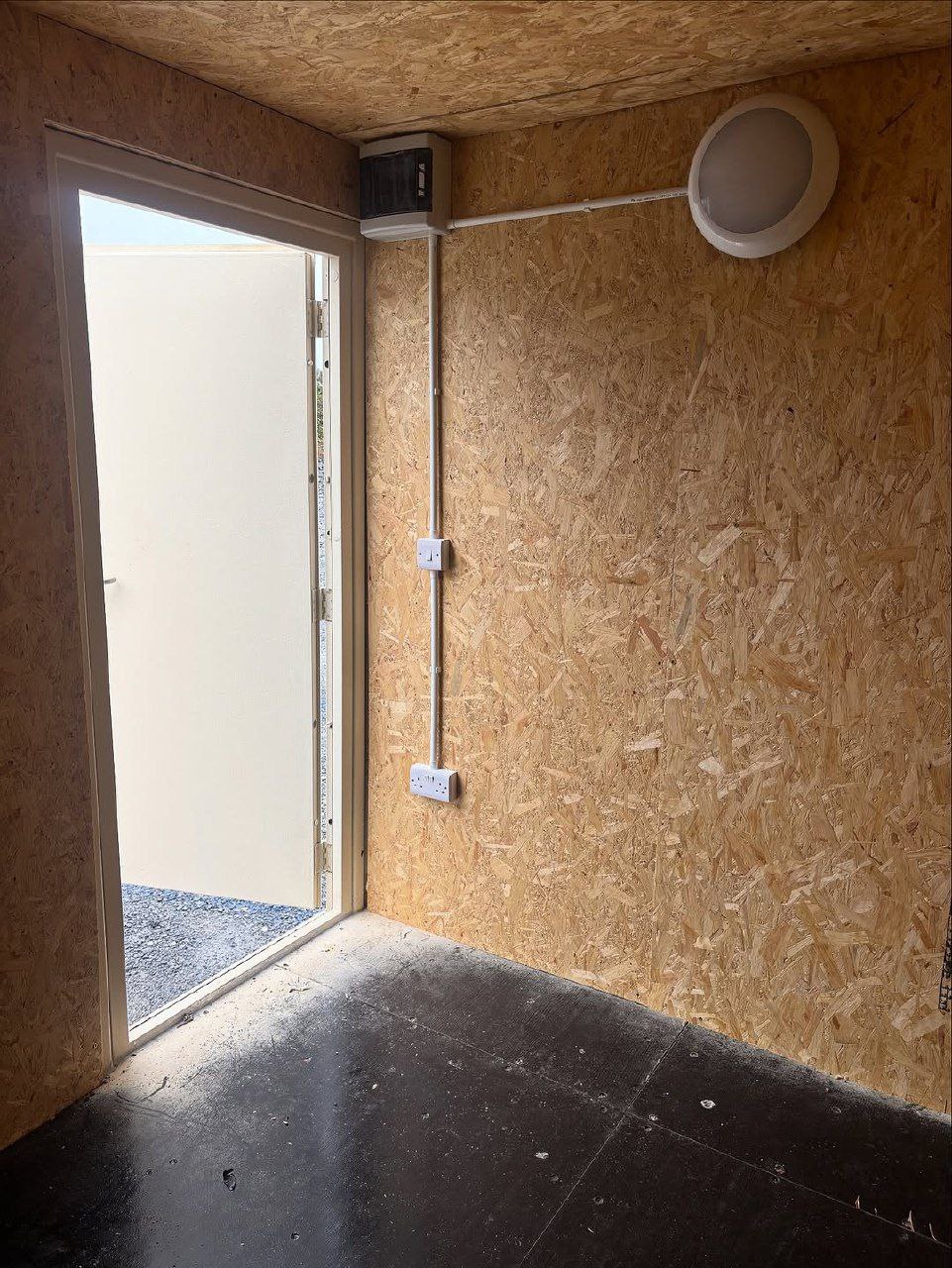 10ft x 8ft Anti-Vandal Office Cabin - Image 3