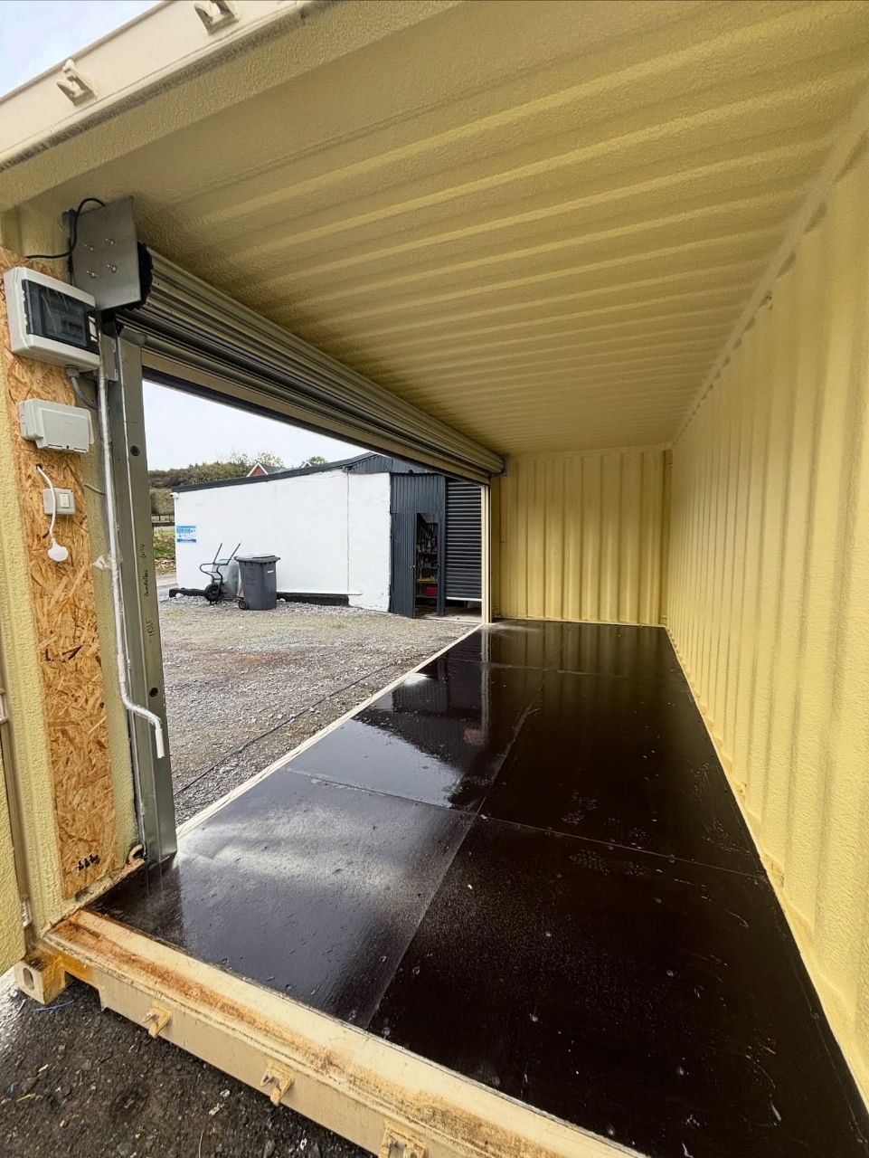 20ft x 8ft Modified Shipping Container with Electric Roller Door - Image 2