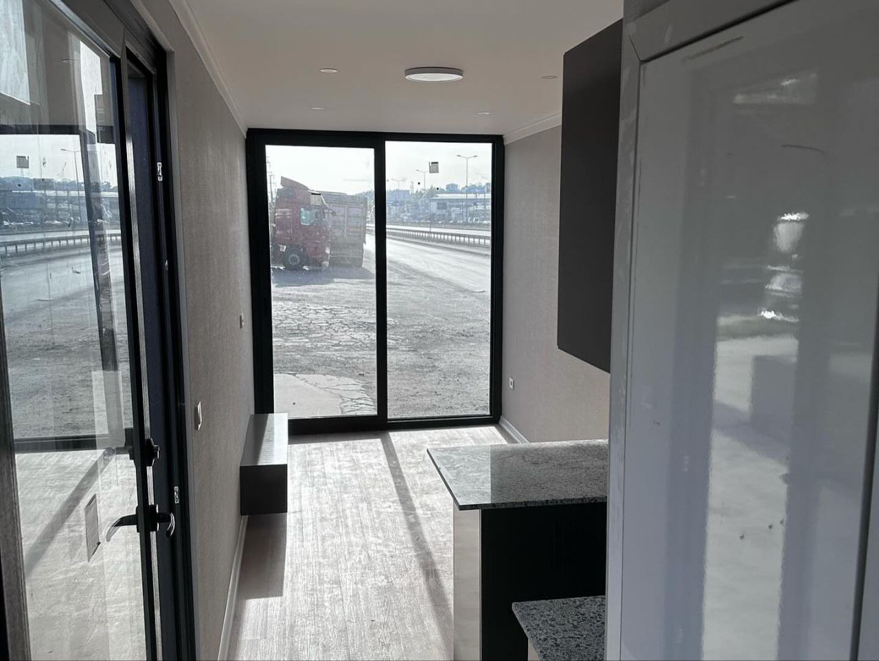 40-ft modular container home - Image 2