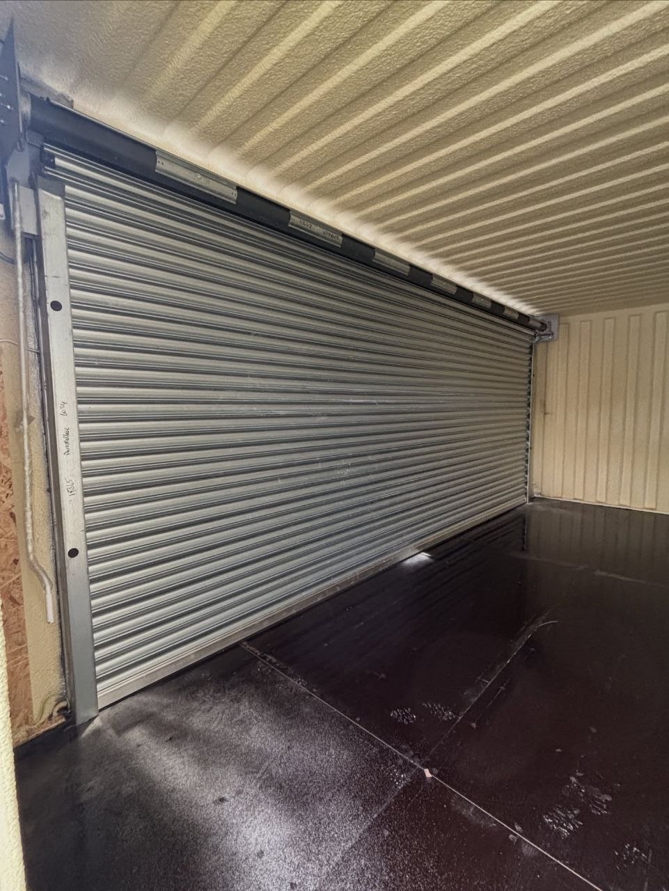 20ft x 8ft Modified Shipping Container with Electric Roller Door - Image 3